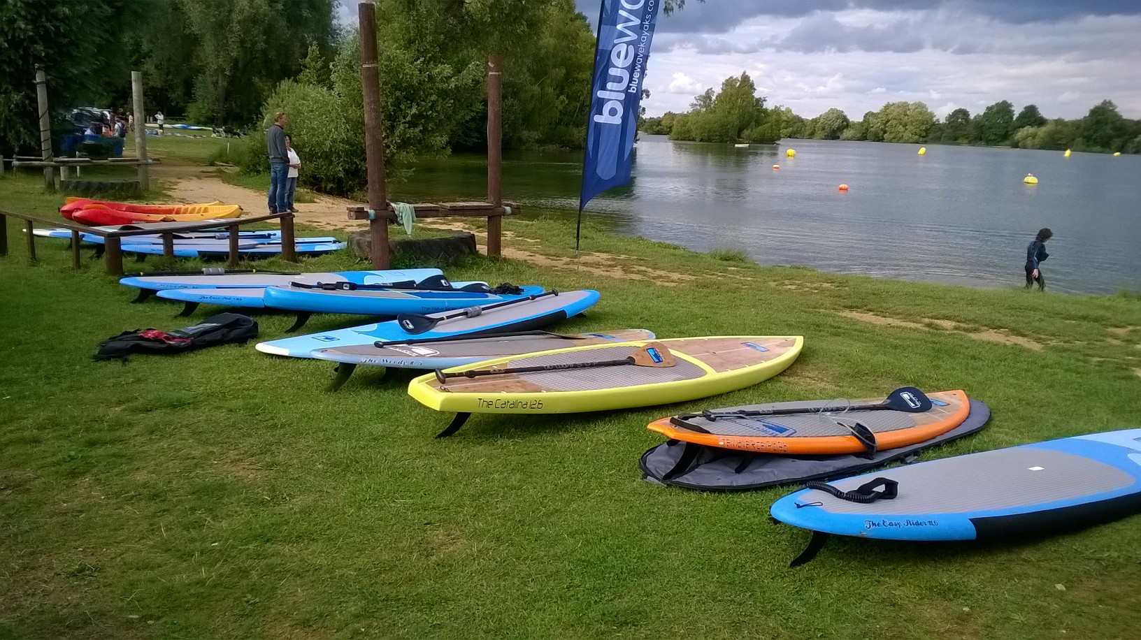 Cotswold Water Park . Demo Day - Bluwave SUP